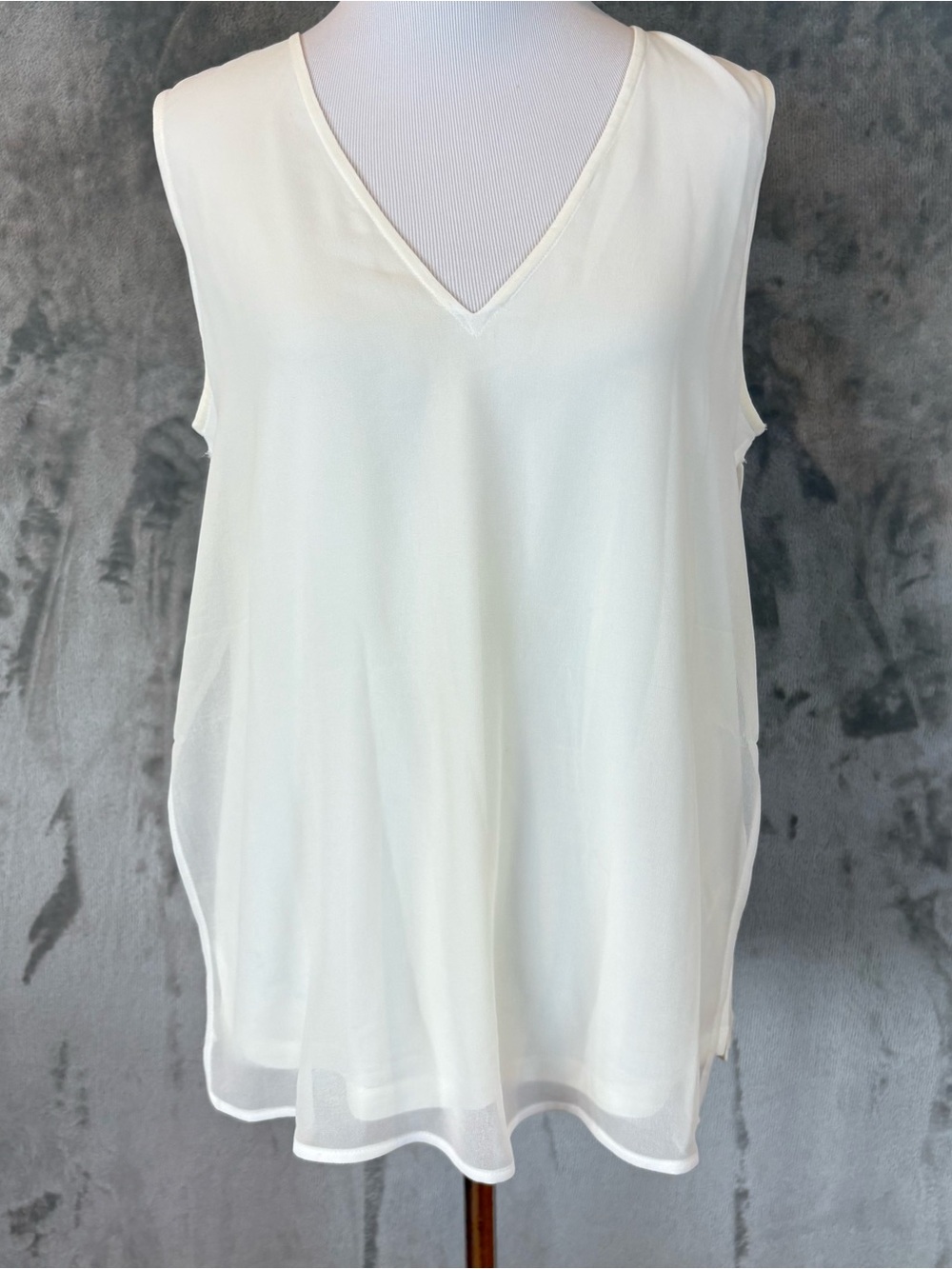 DKNY Sleeveless V-Neck Wmn’s Top White  Overlay Tank S